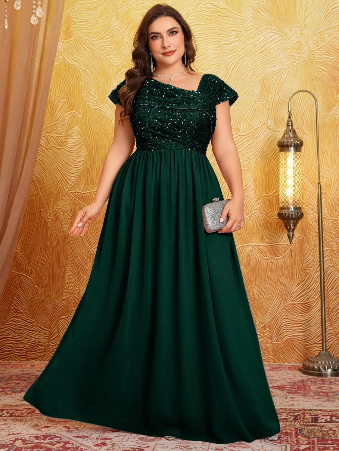 Robe en mousseline de soie plissée à col en V et élégante à sequins pour femme